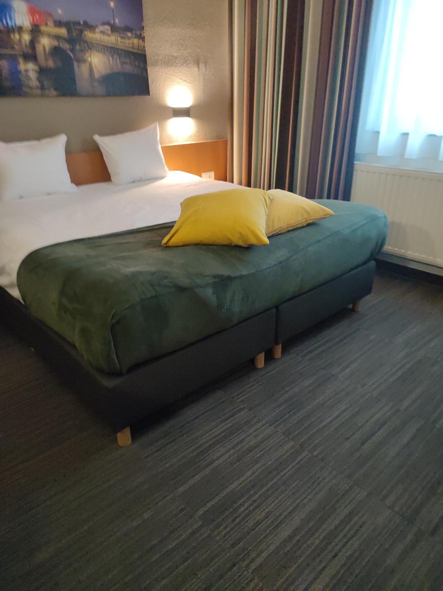 Hobbit Hotel Brussels Airport Завентем Екстер'єр фото