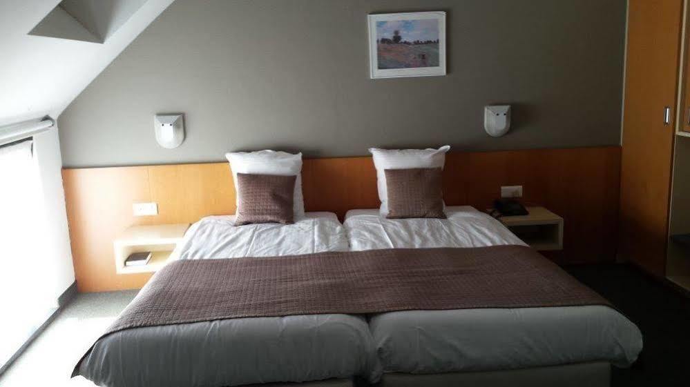 Hobbit Hotel Brussels Airport Завентем Екстер'єр фото